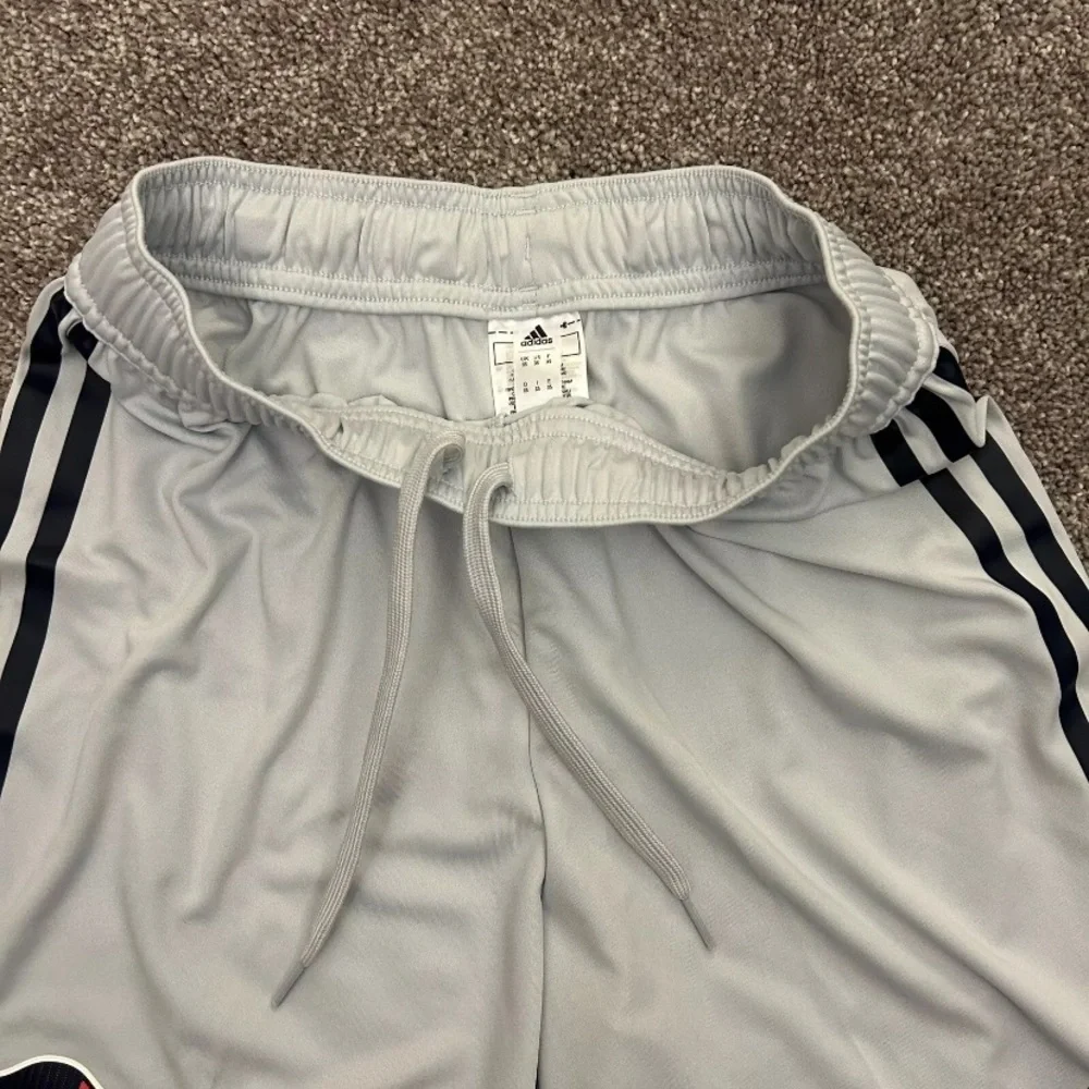 adidas men st